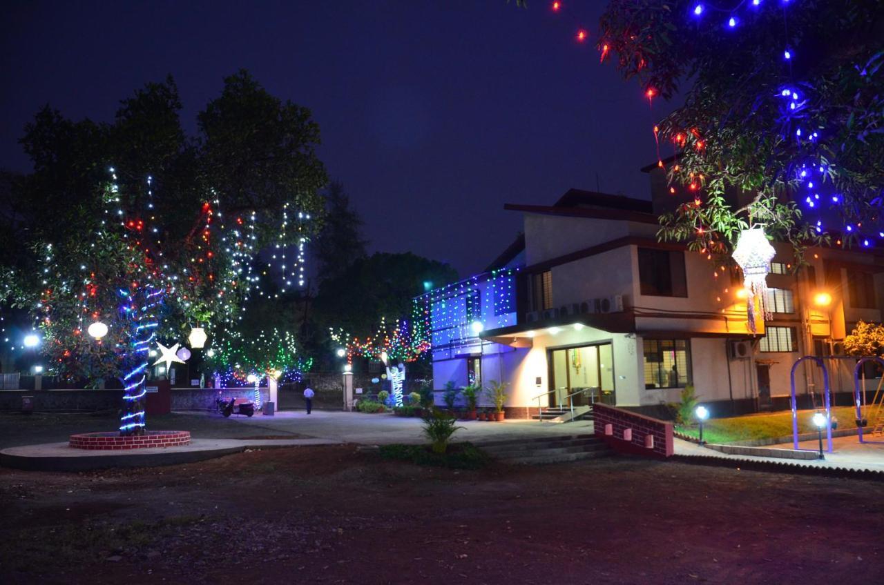 Отель Diwali Baug Лонавала Экстерьер фото